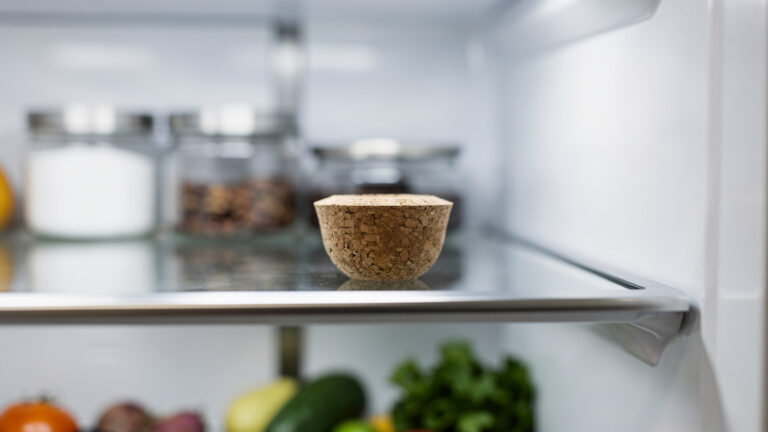 Neither air fresheners nor baking soda, this cork trick fixes your fridge odor problem
