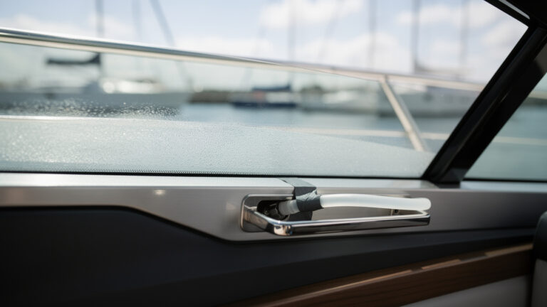 Neither expensive sprays nor towels, this sailor’s trick prevents boat window fogging